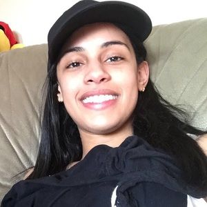 Meet your Posher, Yamell